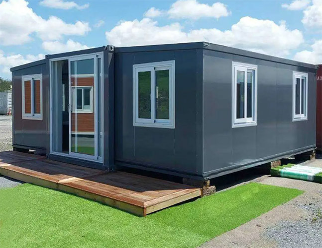 La maison pliante offre des avantages uniques et a une très large perspective d'application
